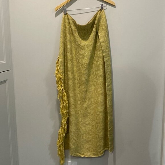 Chic Yellow Paisley Wrap - Picture 7 of 11